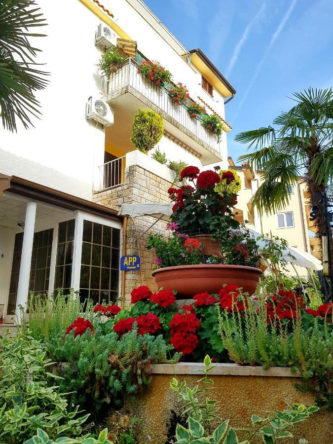 Apartments Lori Poreč Eksteriør billede